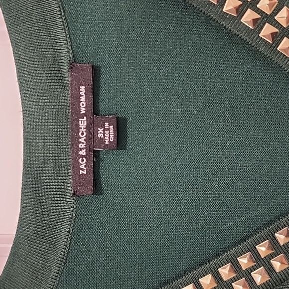 NWOT Zac and Rachel lightweight emerald sweater adorned with studs 3x - Picture 3 of 5